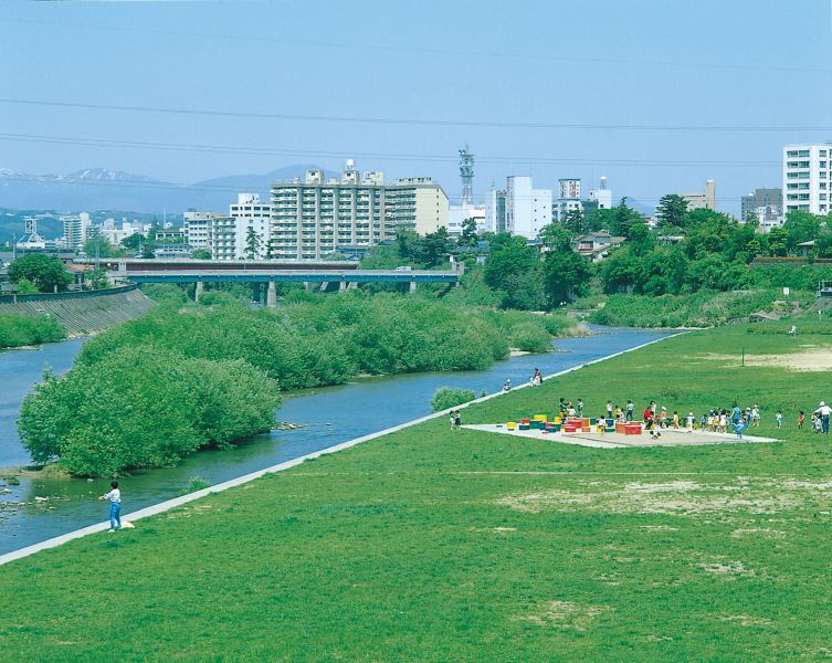 仙台市中心部から海と山へアクセスしやすい立地イメージ