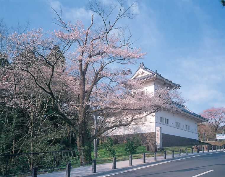仙台城跡(青葉山)から市街地を望む夕景